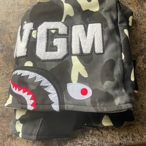 Selling authentic Bathing Ape Black & Grey camo zipper sweater (XL)